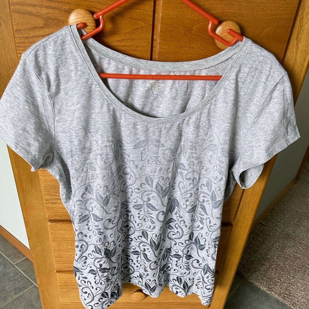 Ambrielle woman’s Top